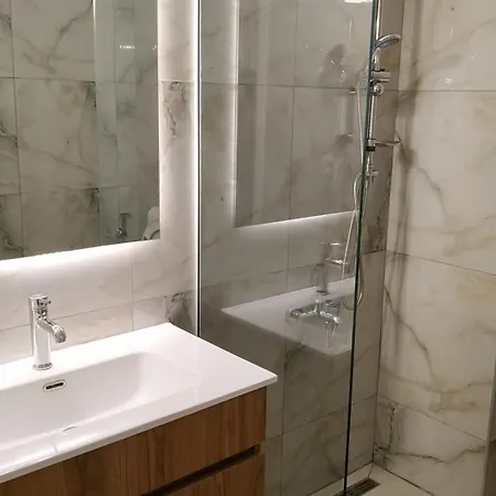 公寓 Atelier Poly - Two Bedroom For 5 Persons -50m To Metro Sintrivani Station- 6th Floor Plain View - Center -