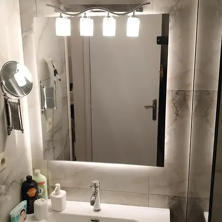 公寓 Atelier Poly - Two Bedroom For 5 Persons -50m To Metro Sintrivani Station- 6th Floor Plain View - Center -